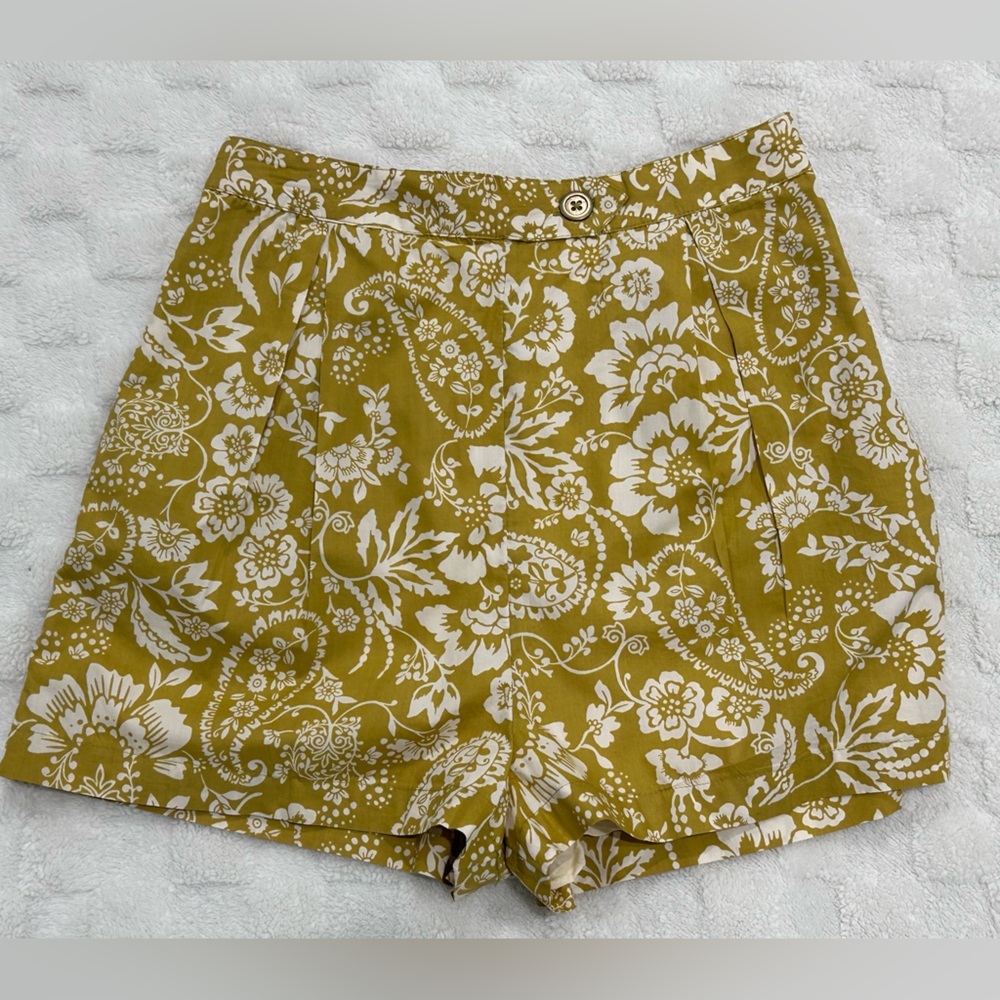 Maeve Yellow Floral Women's Shorts - Picture 4 of 14